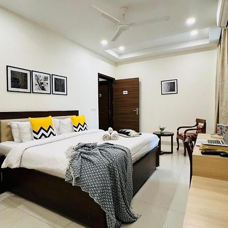 Bluo Studio5 Golf Course Road - Gym, Terrace Garden Gurgaon Ngoại thất bức ảnh