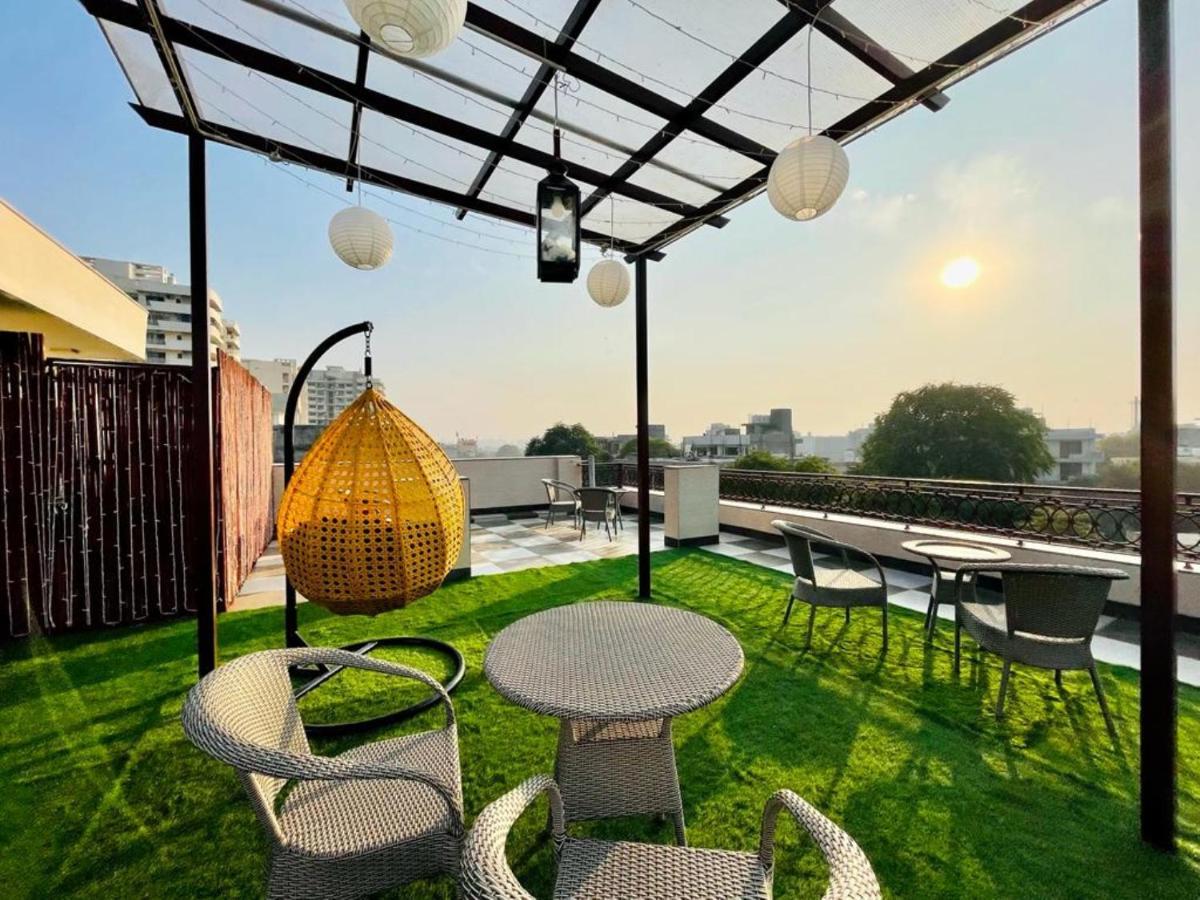 Bluo Studio5 Golf Course Road - Gym, Terrace Garden Gurgaon Ngoại thất bức ảnh