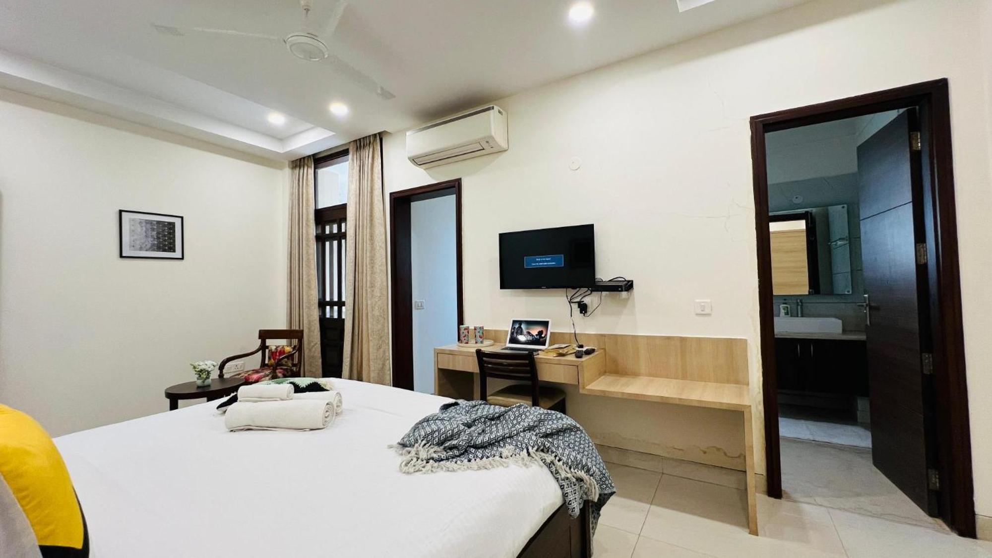 Bluo Studio5 Golf Course Road - Gym, Terrace Garden Gurgaon Ngoại thất bức ảnh