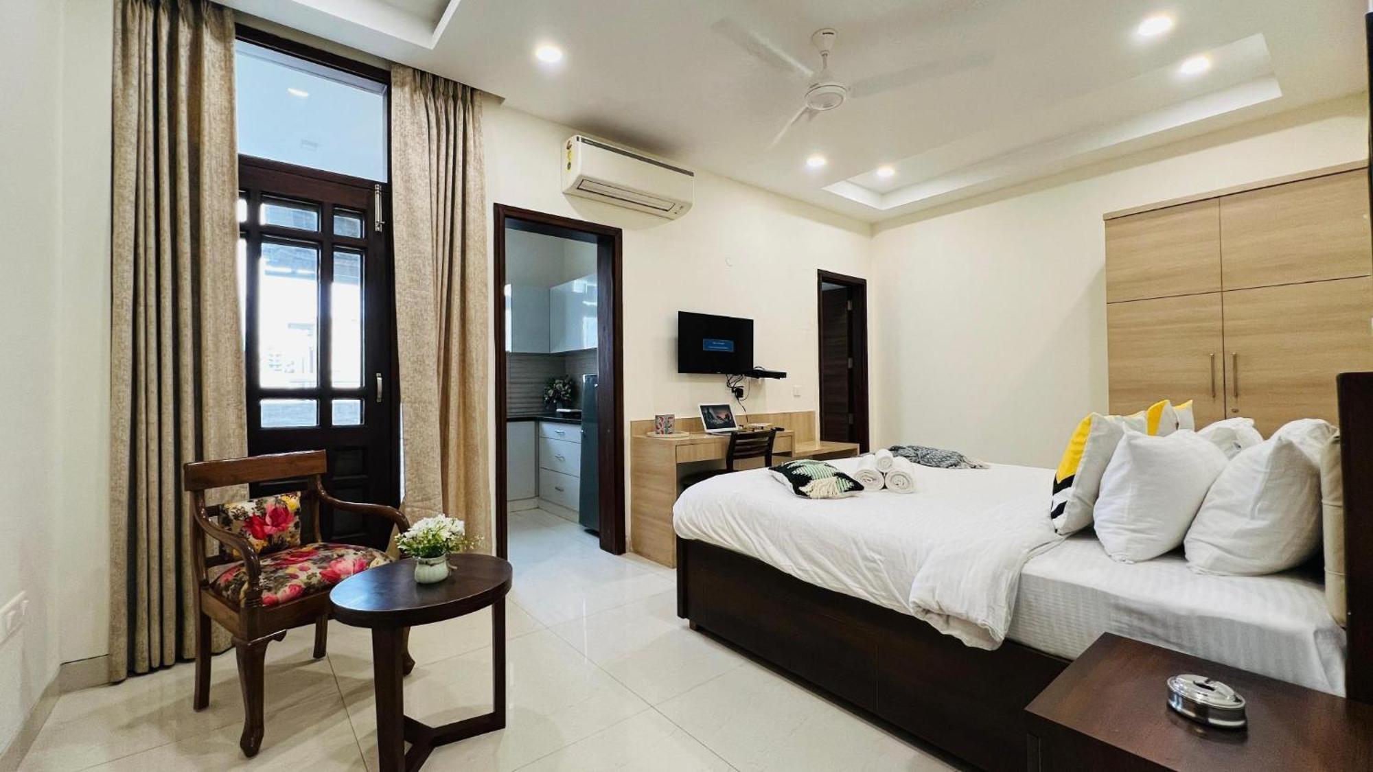 Bluo Studio5 Golf Course Road - Gym, Terrace Garden Gurgaon Ngoại thất bức ảnh