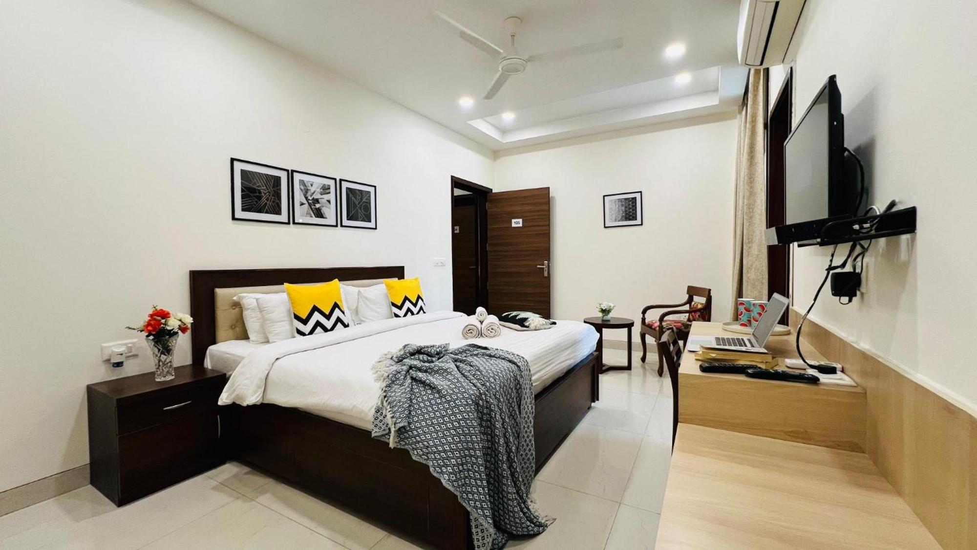 Bluo Studio5 Golf Course Road - Gym, Terrace Garden Gurgaon Ngoại thất bức ảnh
